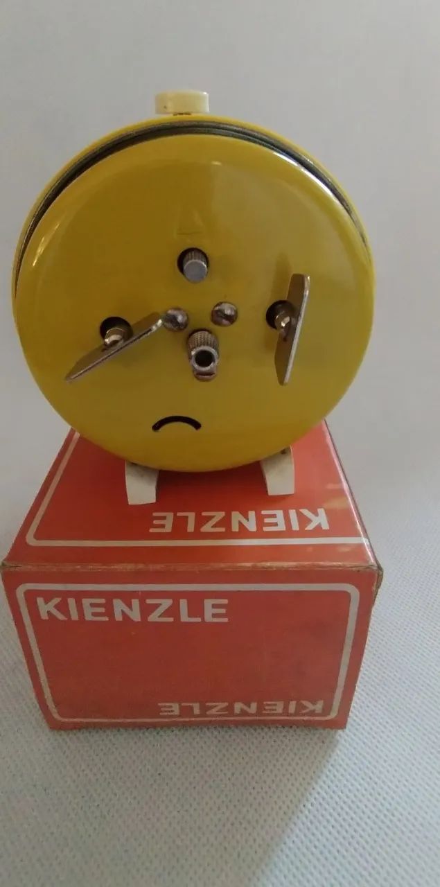 Relógio Despertador Vintage Kienzle -Amarelo , à Corda,  ler descrição - Foto 4