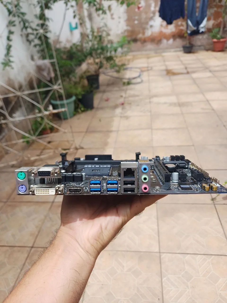 PLACA MAE A320 GIGABYTE 