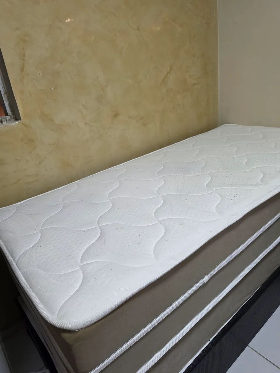 Vendo cama conjugada semi nova