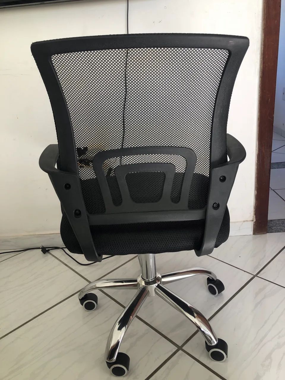 Vendo cadeira de escritório 230