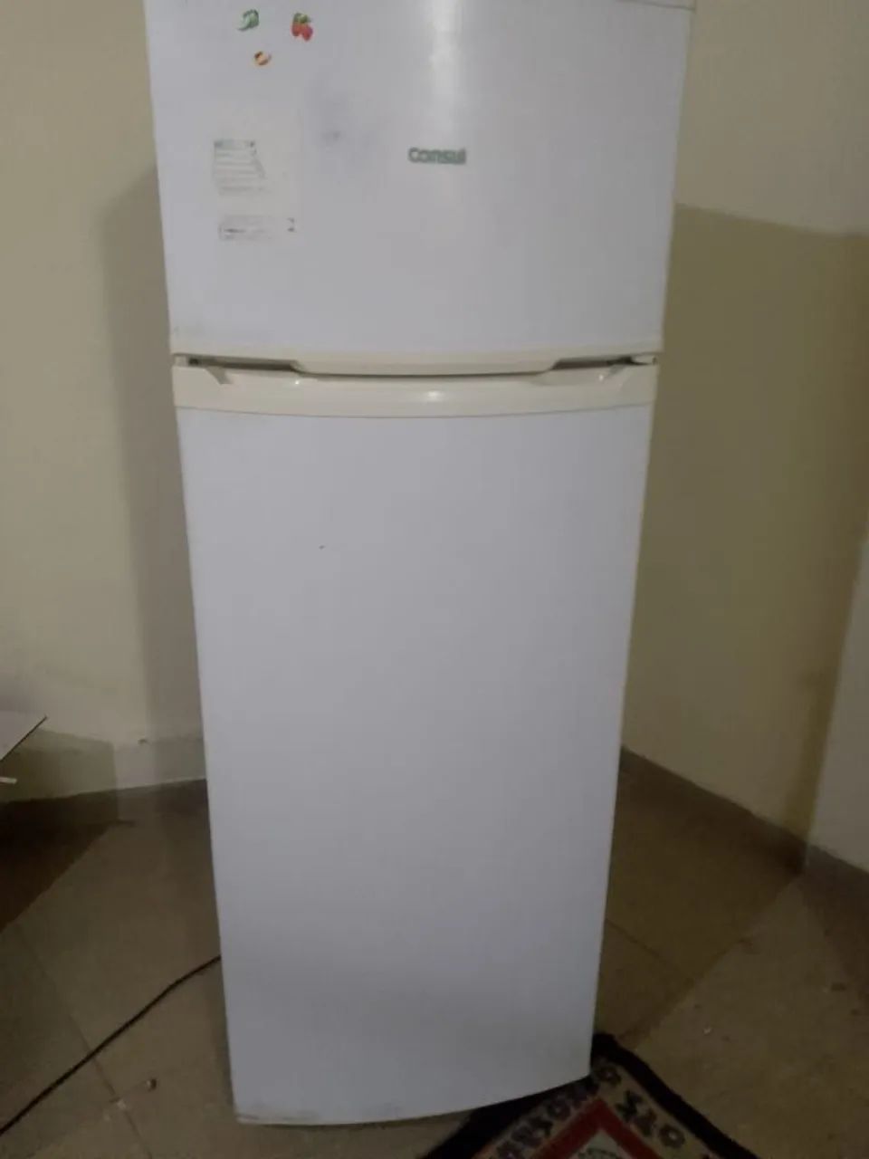 Geladeira Consul Frost Free 334 litros funcionando perfeitamente gela bem rápido 