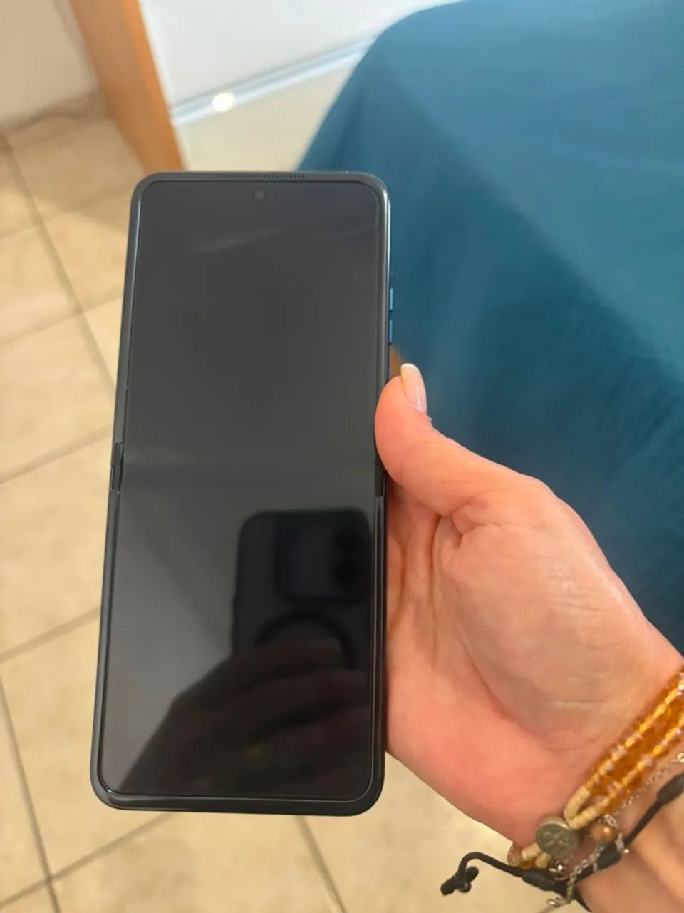 MOTOROLA RAZR 60 256gb 6 MESES USO  - Foto 2