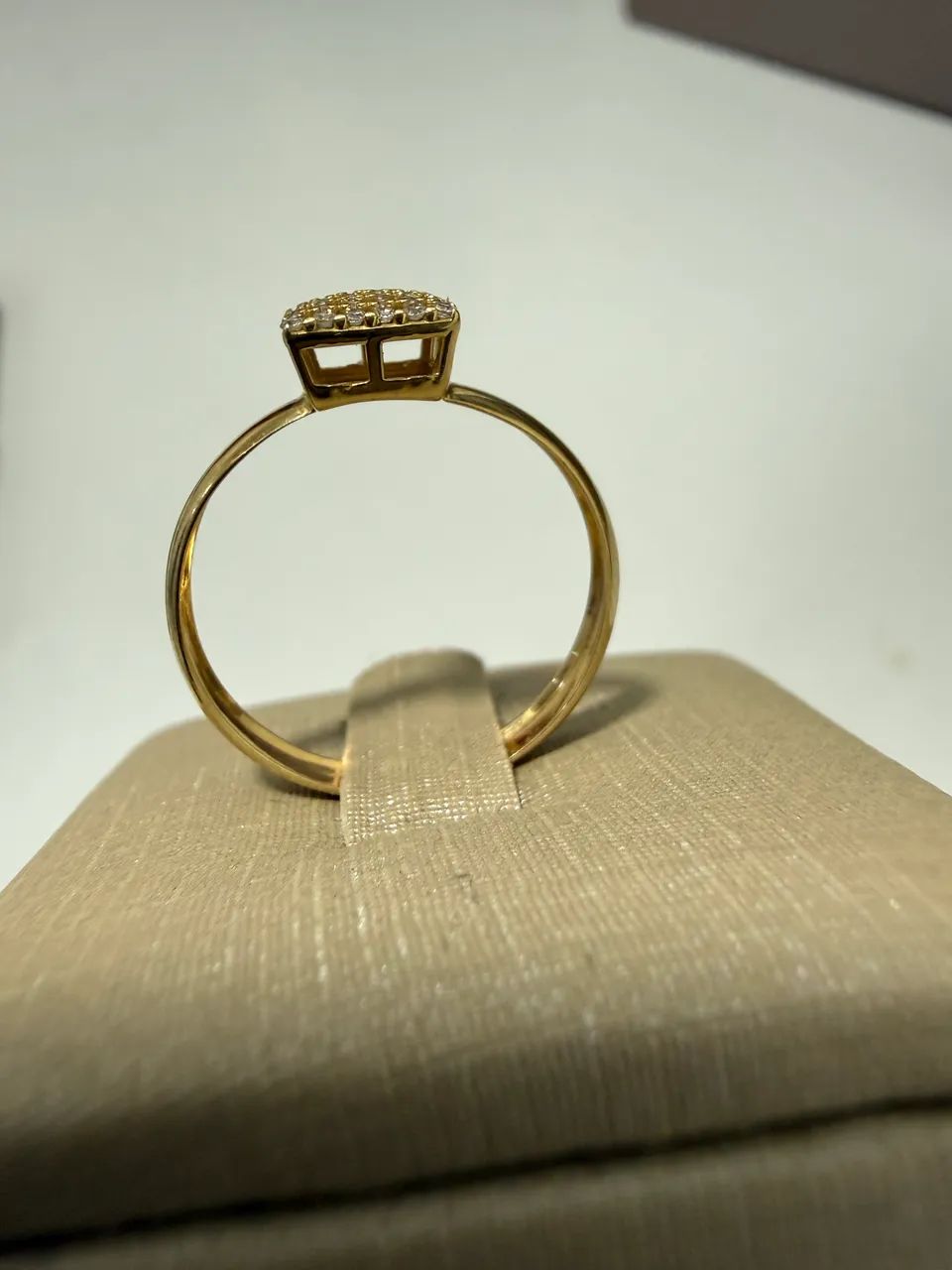 Anel ouro 18k com pedras em zircônias  - Foto 2