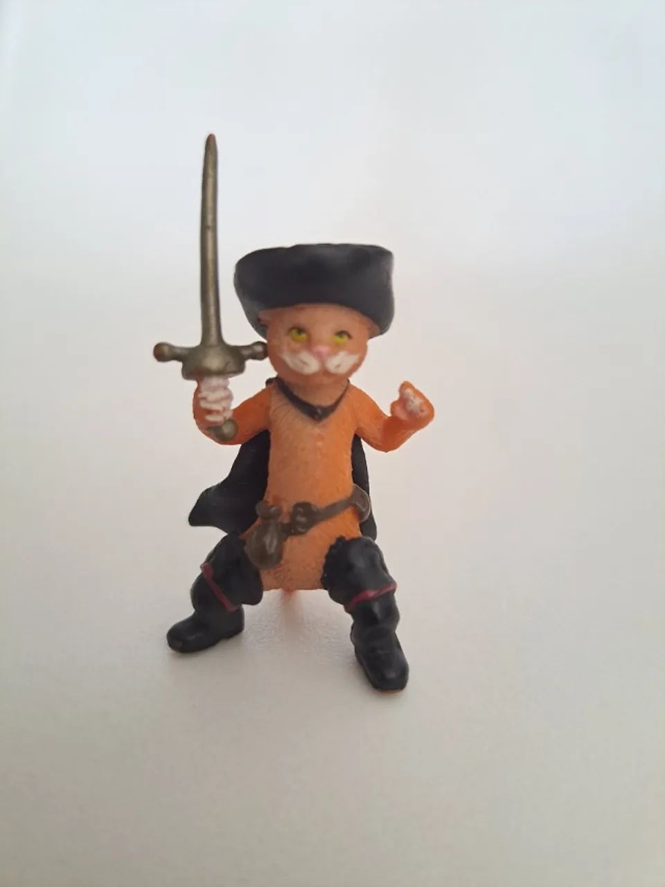 Gato de botas miniatura 5cm altura  - Foto 4
