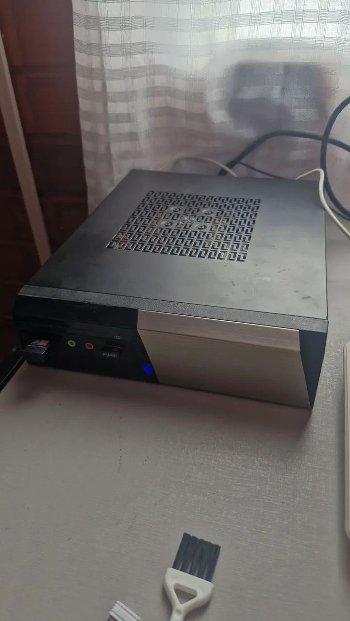 PC Ultra Compacto / Slim e pronto a usar com SSD de 120 GB