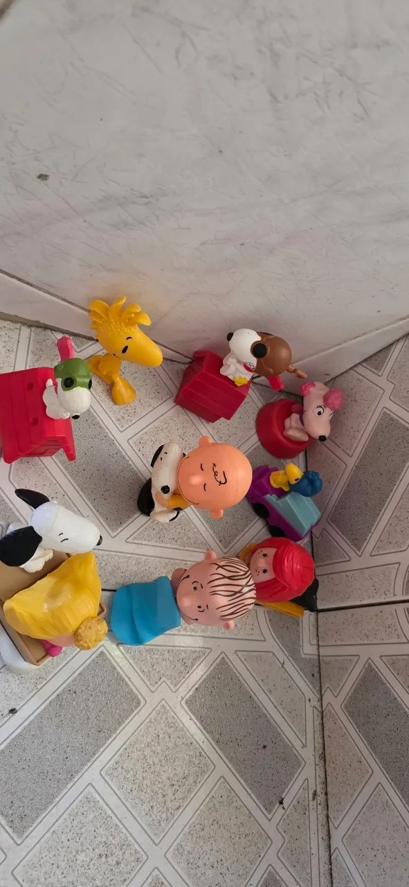 Snoopy e seus amigos miniaturas  - Foto 2