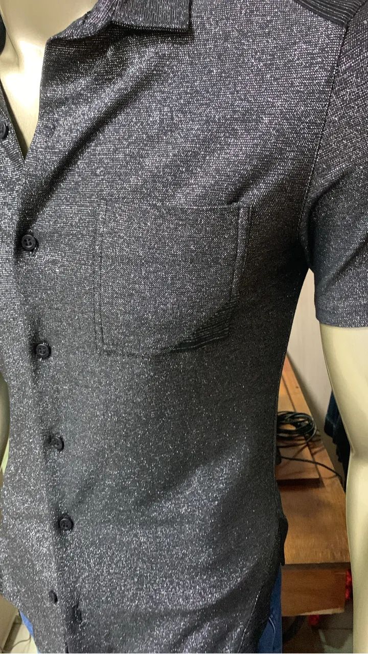 Camisa Luxuosa com brilho (Nova) - Foto 2