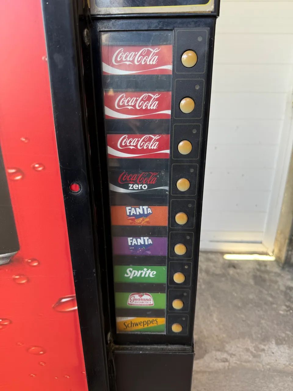 Geladeira expositora da Coca Cola vendmachine