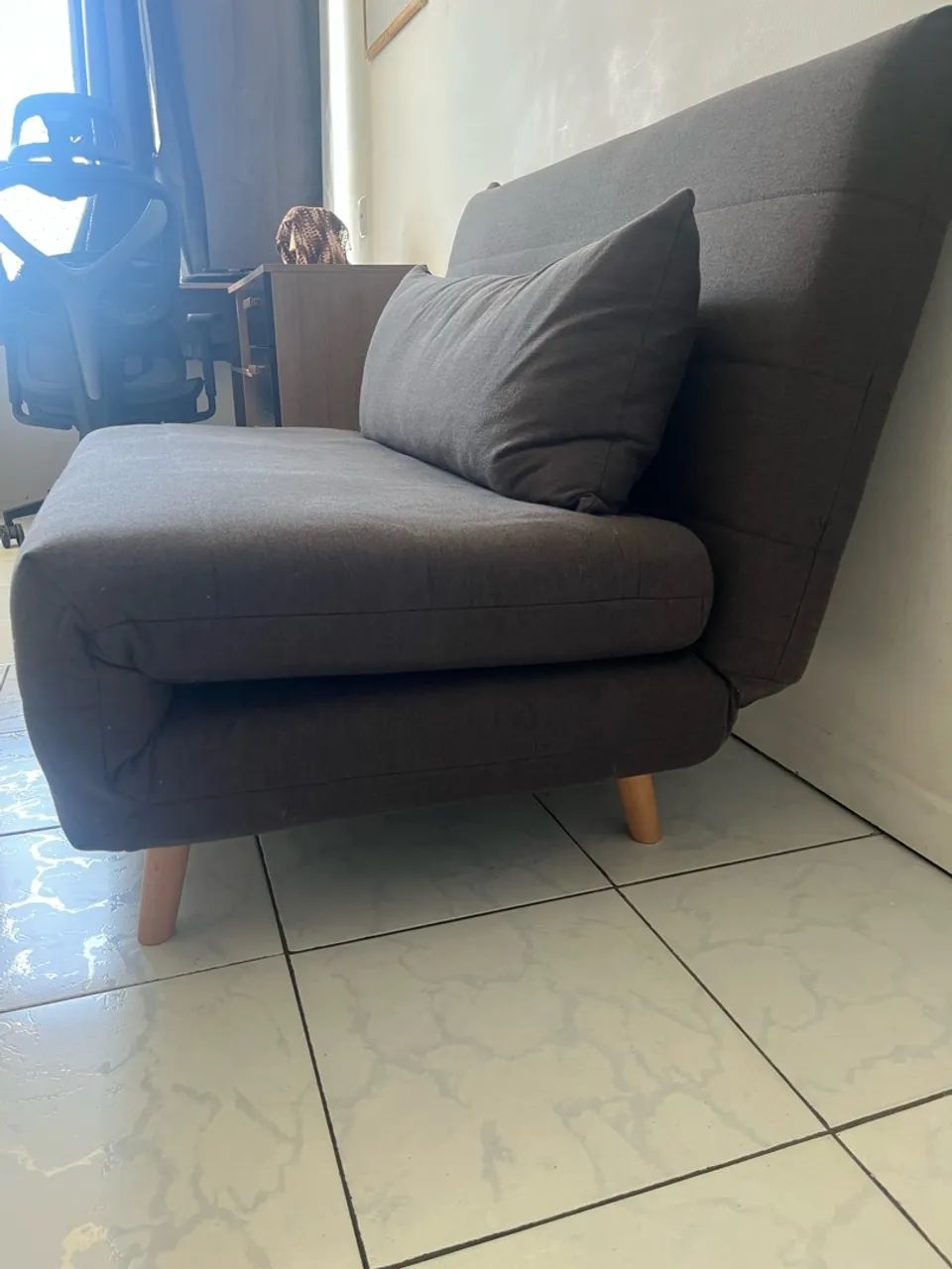 Vendo Sofá Cama na cor cinza, novo