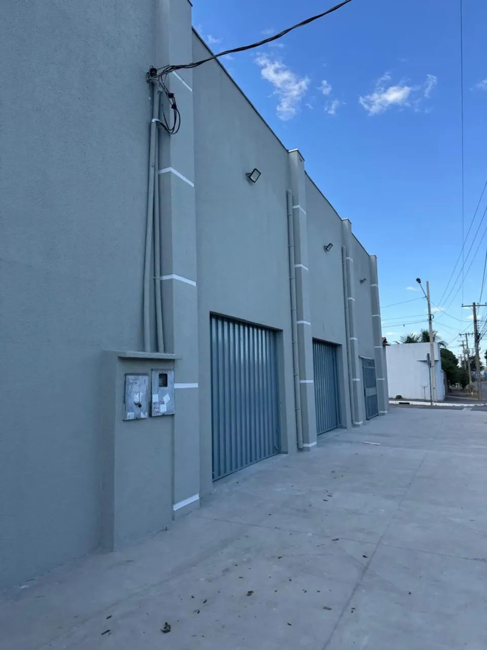 GALPÃO COMERCIAL RECÉM REFORMADO | R$ 950.000 (CRESCI 9933/MT)