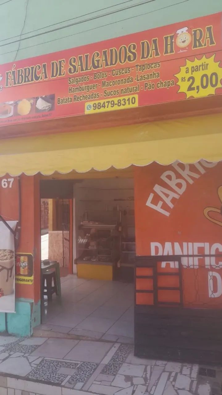 Salgados e massa de pizza pre assada e montanda