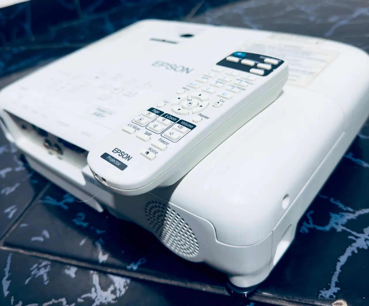 Projetor Epson PowerLite X41+ - Foto 4