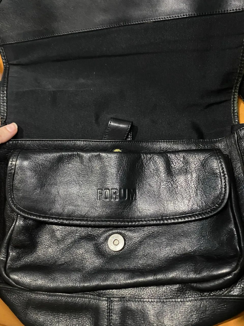 Bolsa tiracolo couro forum - Foto 5