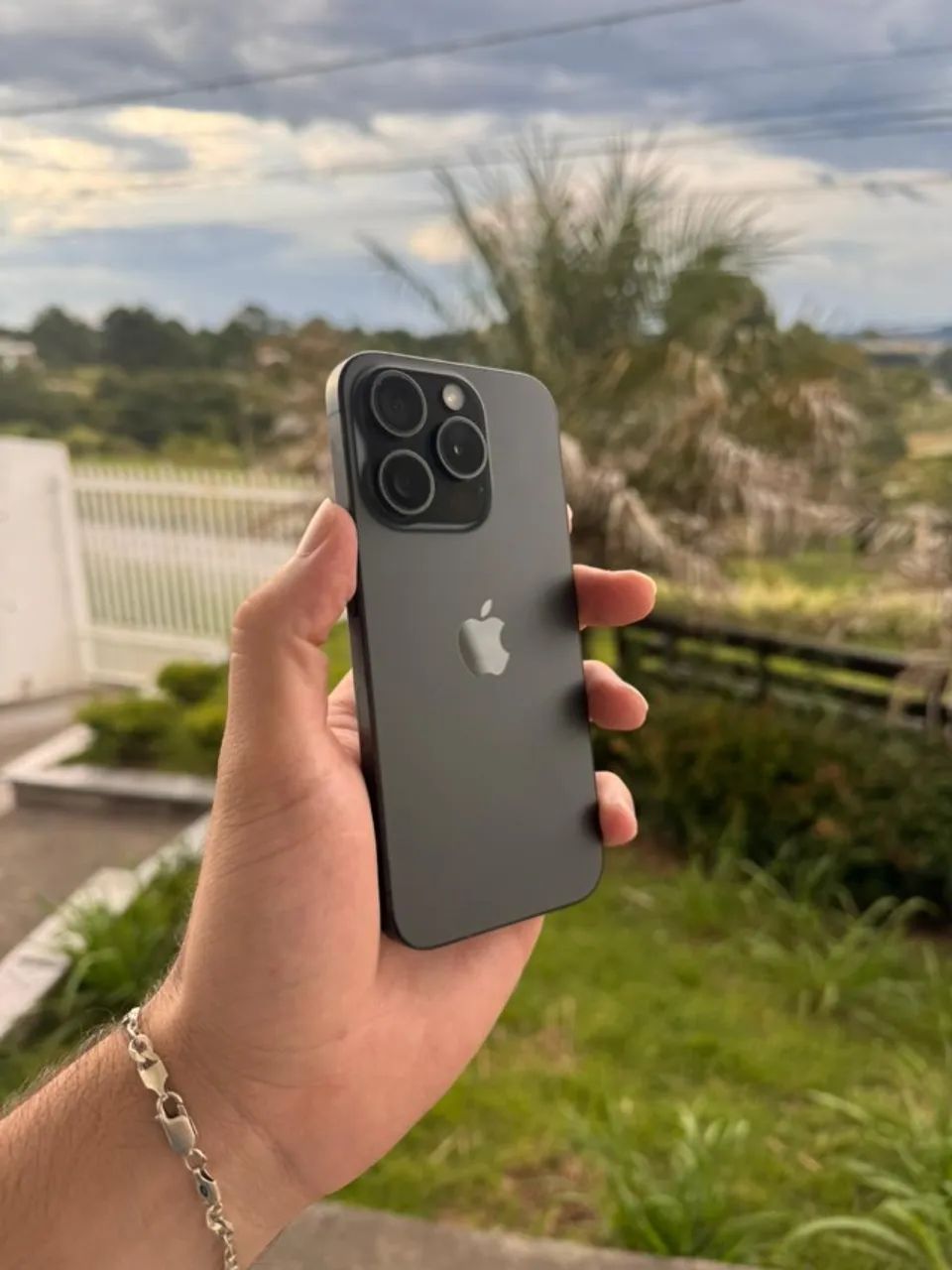 IPhone 15 Pro 128GB - Impecável