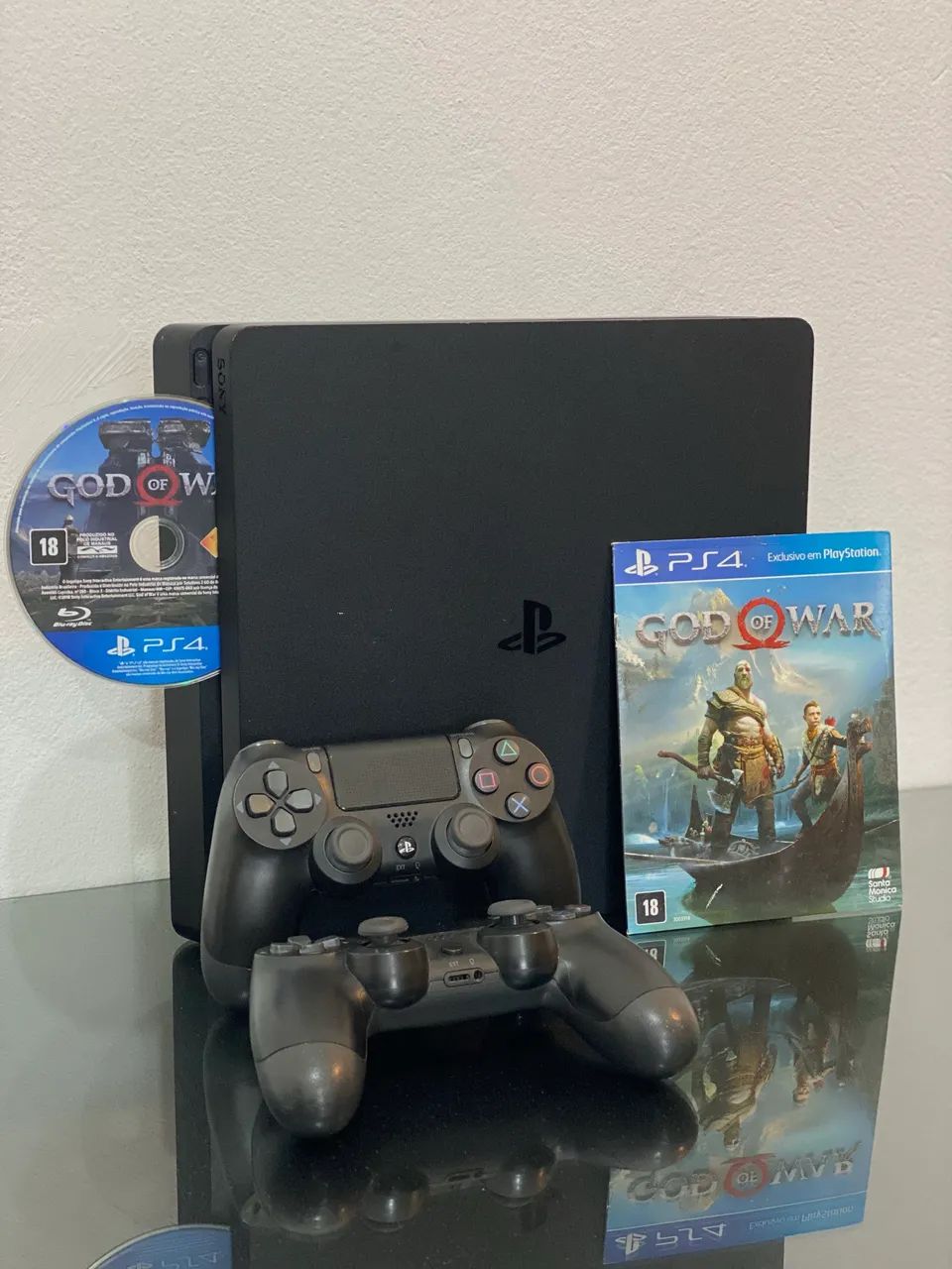 PlayStation 4 slim 1TB impecável com 2 controles e jogo 