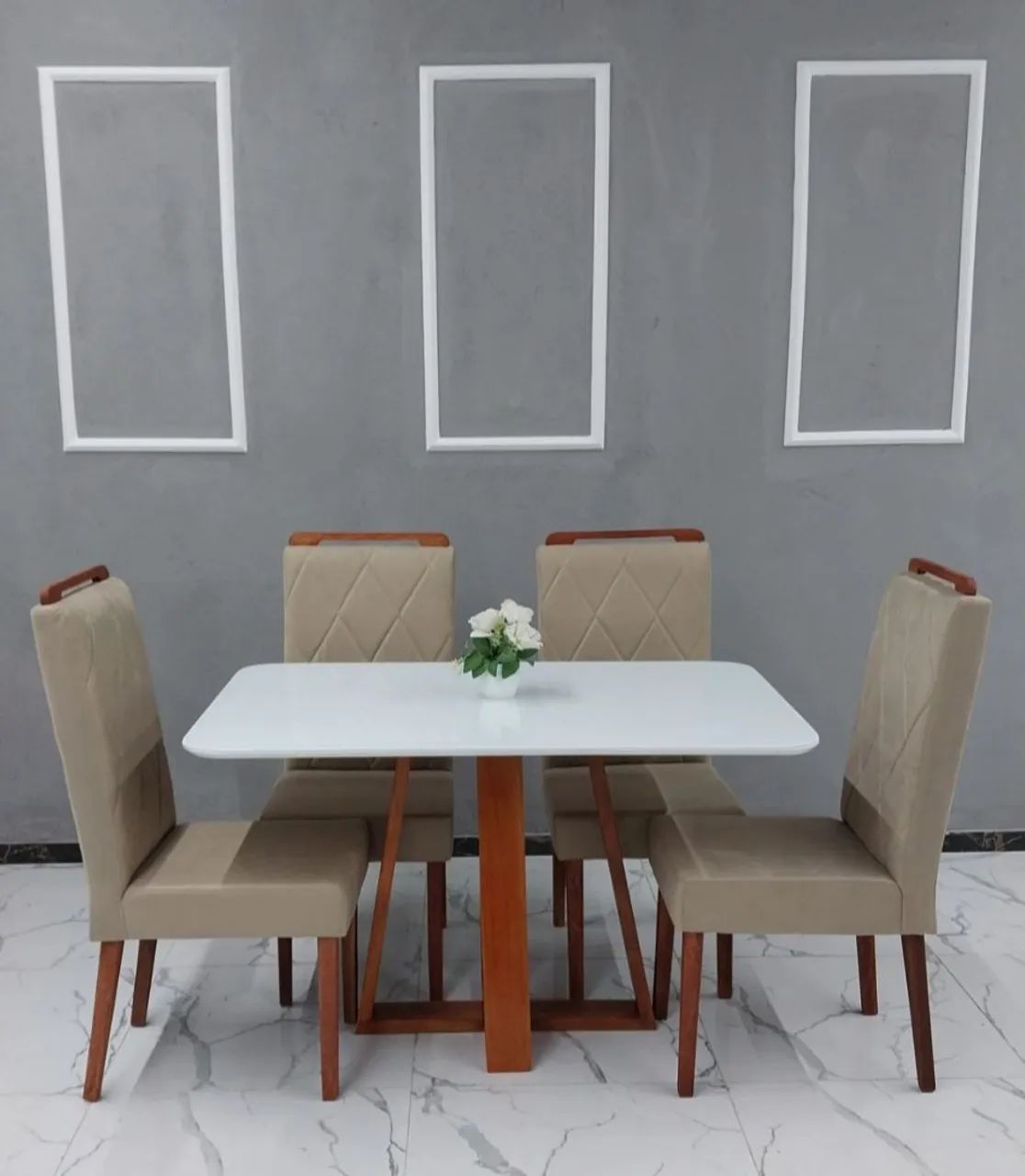 Conjunto Mesa de Madeira Maciça com Vidro + Cadeiras Estofadas Confortáveis - Foto 2