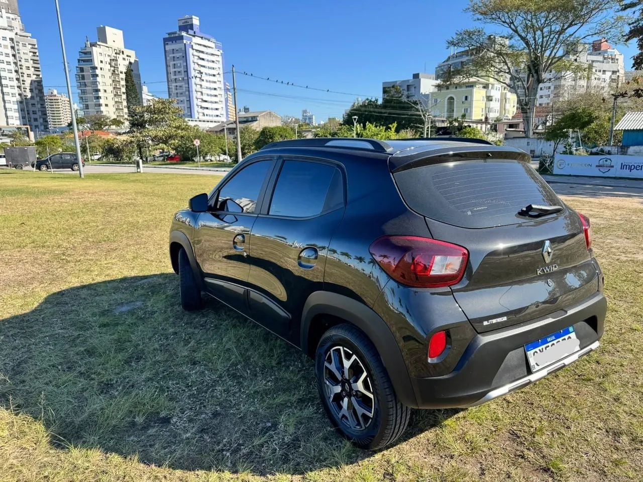 Renault Kwid Outsider 1.0 Flex 12V 5P Mec. 2025 - Foto 3