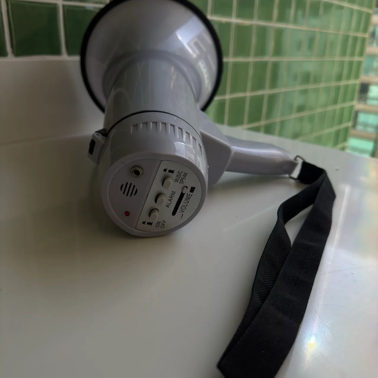Megafone Profissional CSR HMP1503 20W Com Microfone E Sirene Alcance 700m - Foto 3
