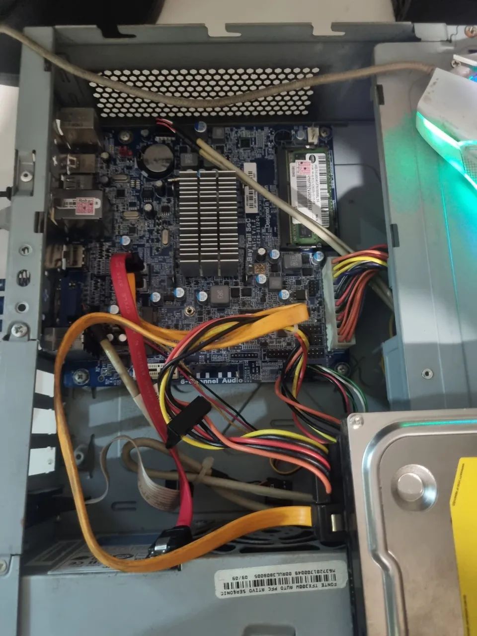 1 pc e uma placa mãe  - Foto 3