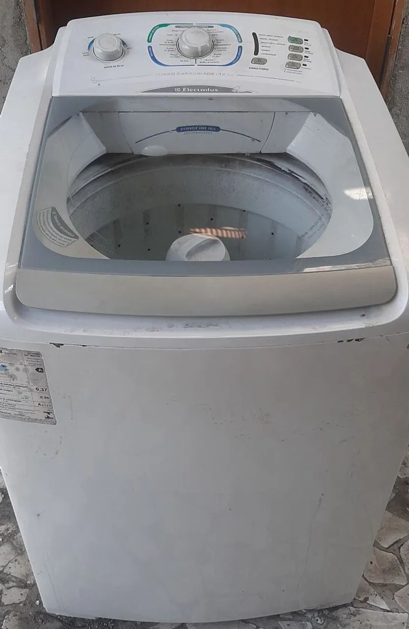 Máquina de Lavar Electrolux 12 kilos na voltagem 220