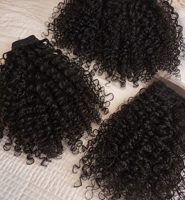 Cabelo humano cacheado