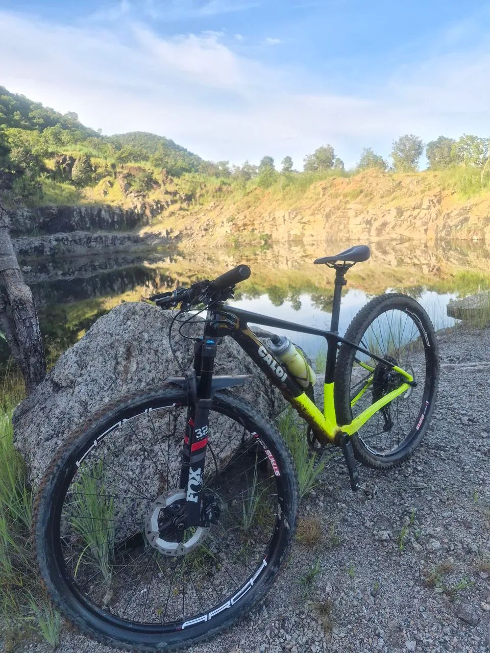 Caloi elite carbon racing 
