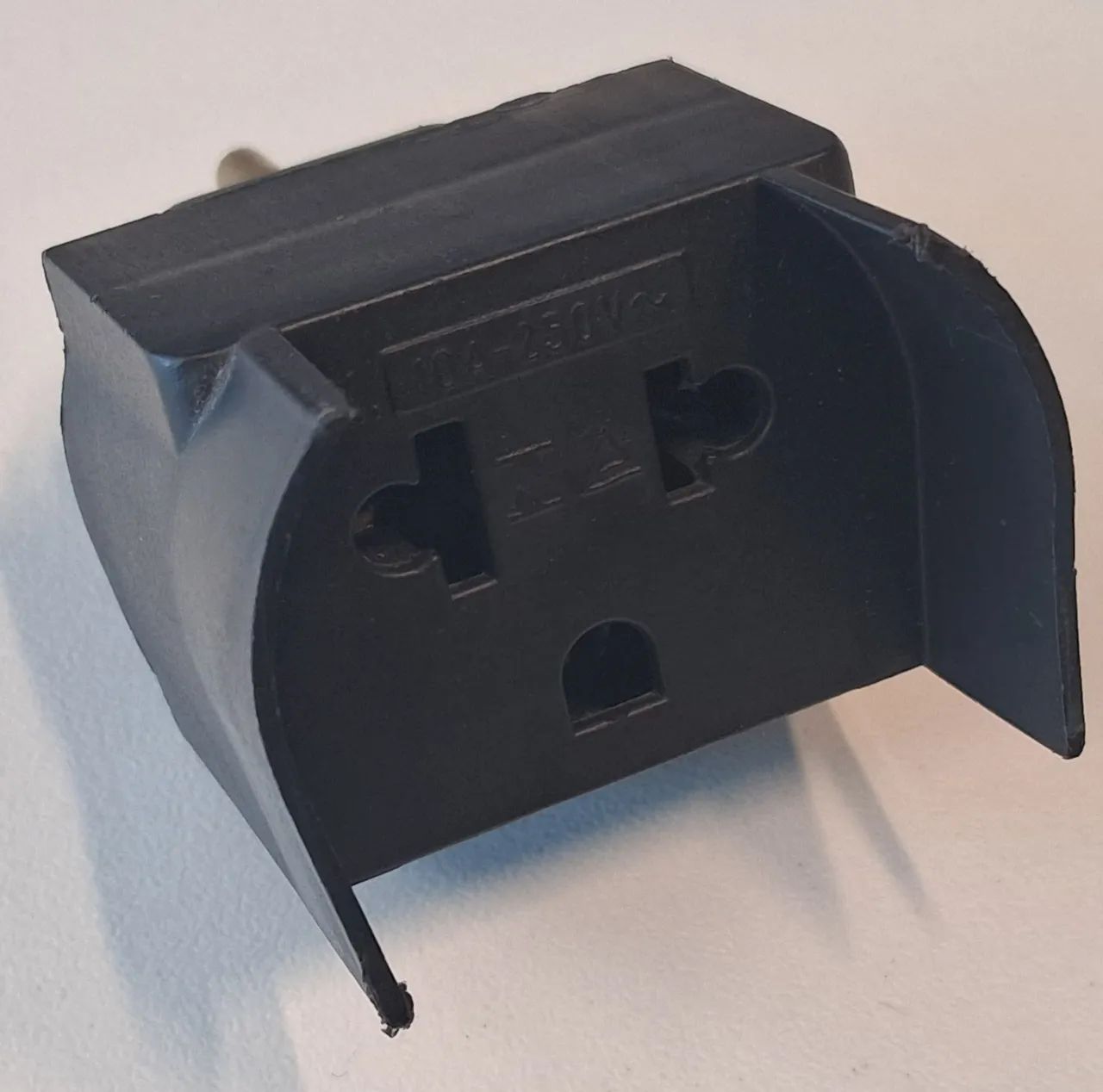 Adaptador Tomada Tripolar 10A 250V - Foto 4