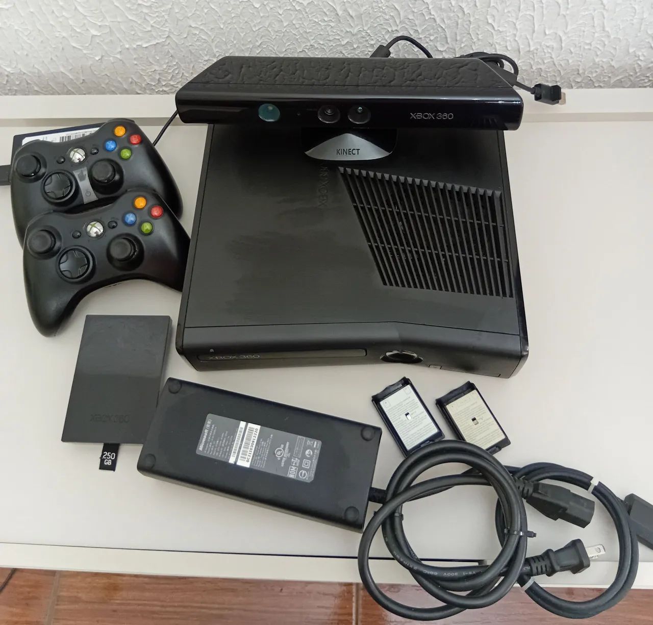 XBOX 360 S NA CAIXA COMPLETASSO - Foto 2