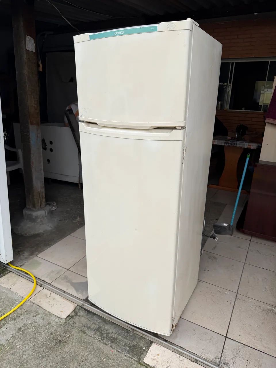 Geladeira cônsul usada 