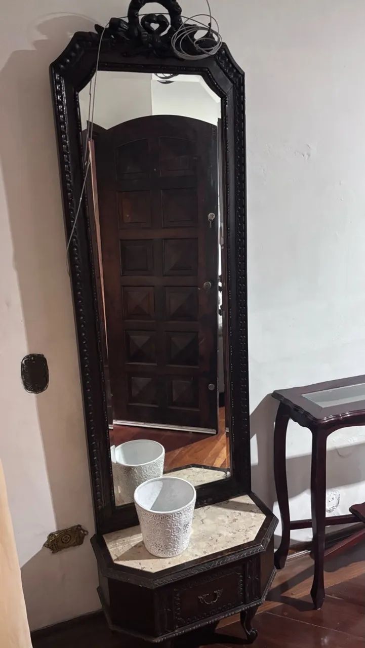 Espelho com aparador estilo retrô 