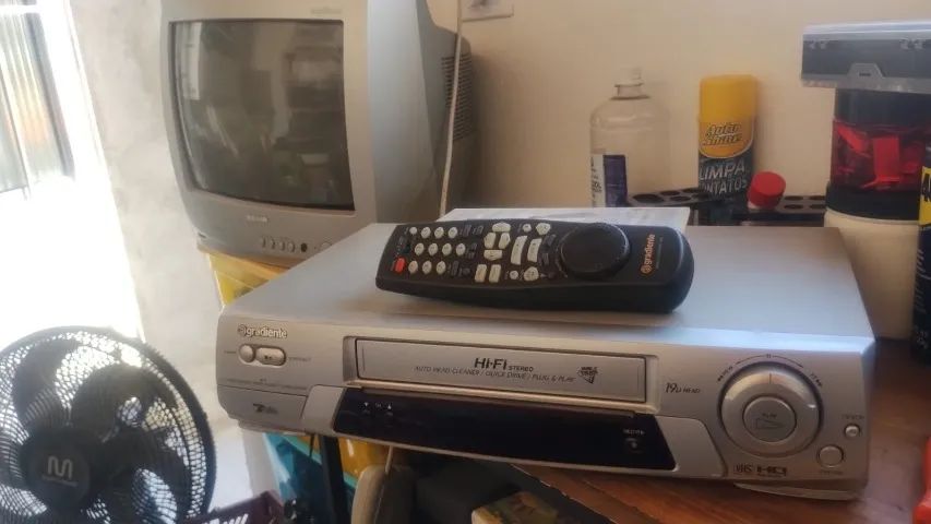 VÍDEO CASSETE GRADIENTE V7 + CONTROLE + FITA DE BRINDE