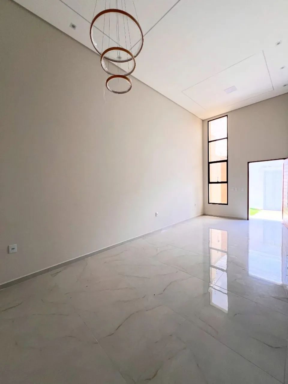 Casa com amplo espaço interno - Foto 2
