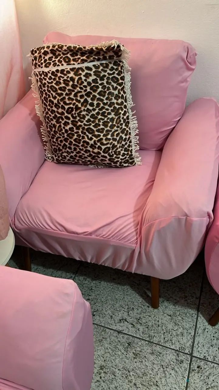 Cadeiras poltrona + sofá 2 lugares + puff de centro - Foto 3