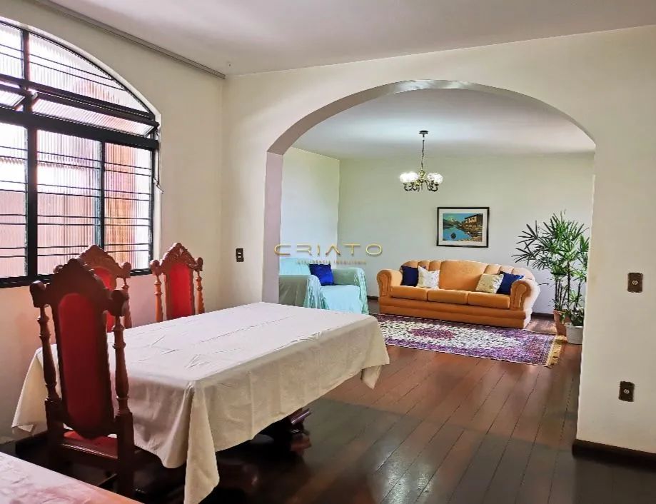 Excelente casa na vila Goia bem ampla - Foto 2