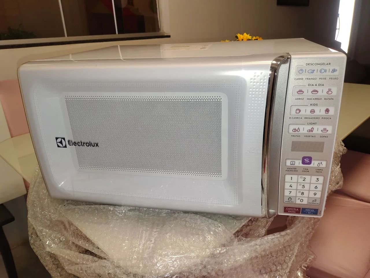 Vendo microondas novo Eletrolux 34 LTS 