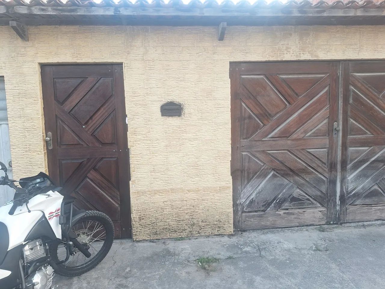 Portão de madeira / Garagem - Foto 6