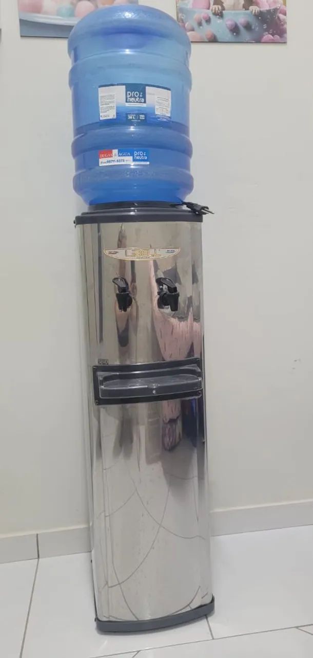 Bebedouro com galão 