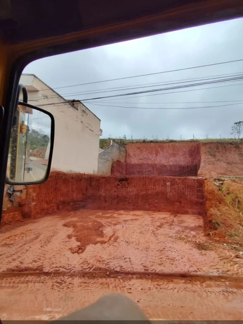 Serviços com maquina e caminhão  - Foto 2
