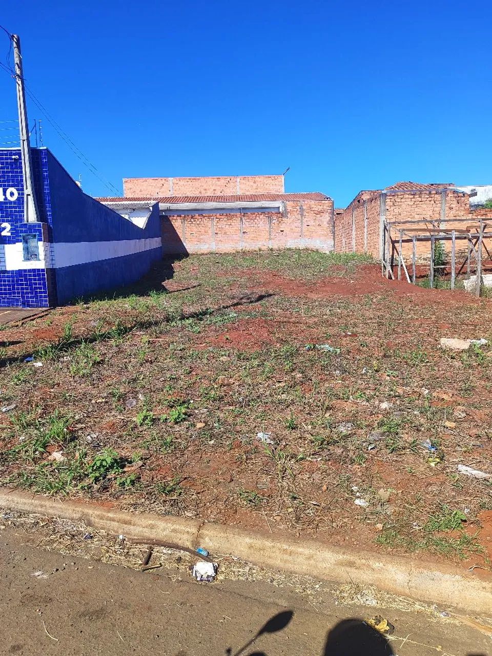 Vende-se ou troca terreno comercial no Jd.Miriam 