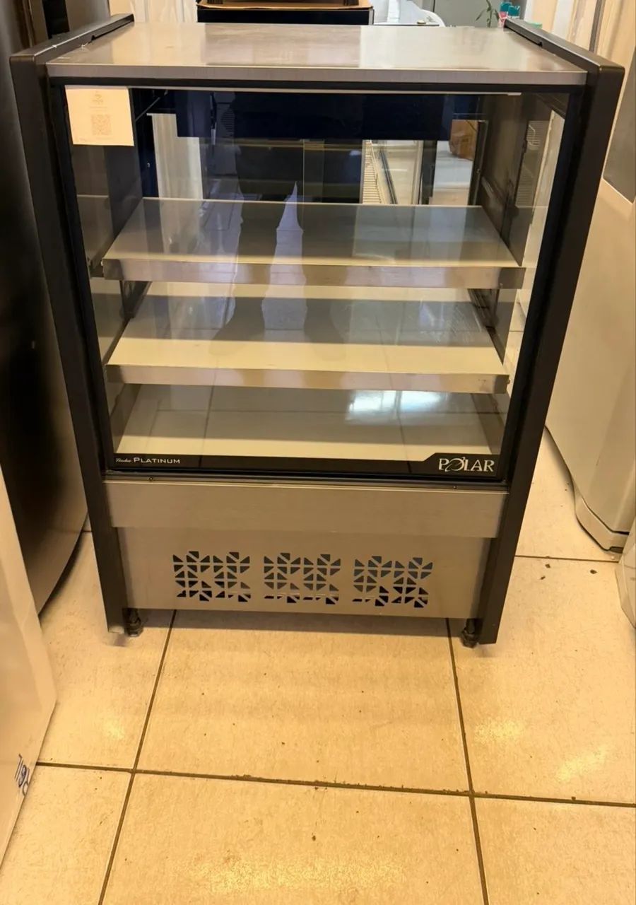 Vitrine neutra Polar com caixa 80 cm 