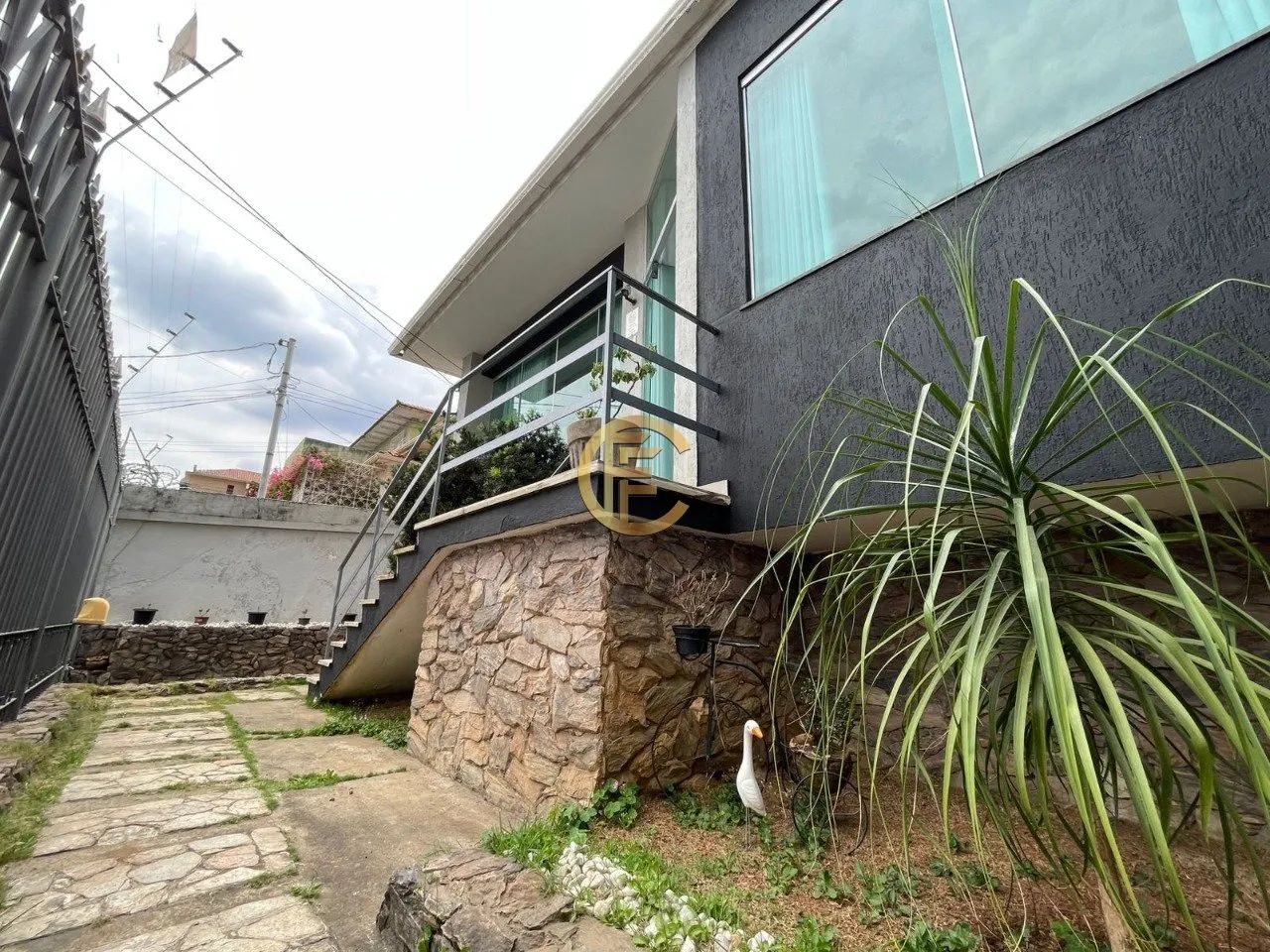 EXCELENTE CASA TODA REFORMADA, COMO NOVA! - Foto 2