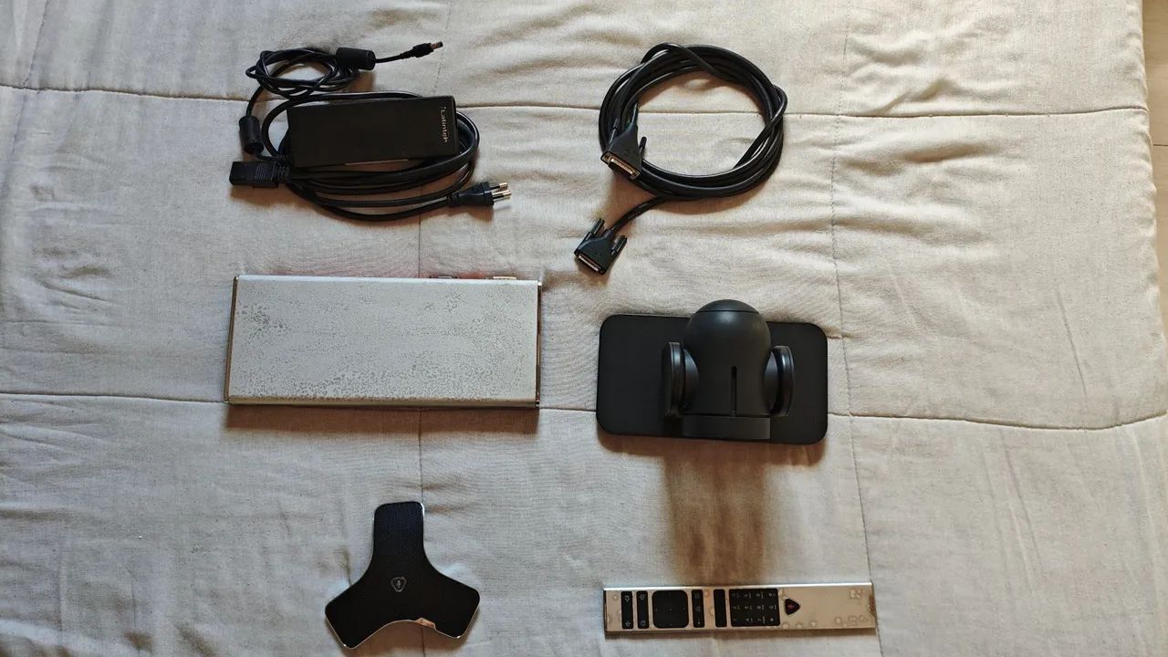 Polycom RealPresence Group 500 - Completo (Câmera PTZ + Codec)
