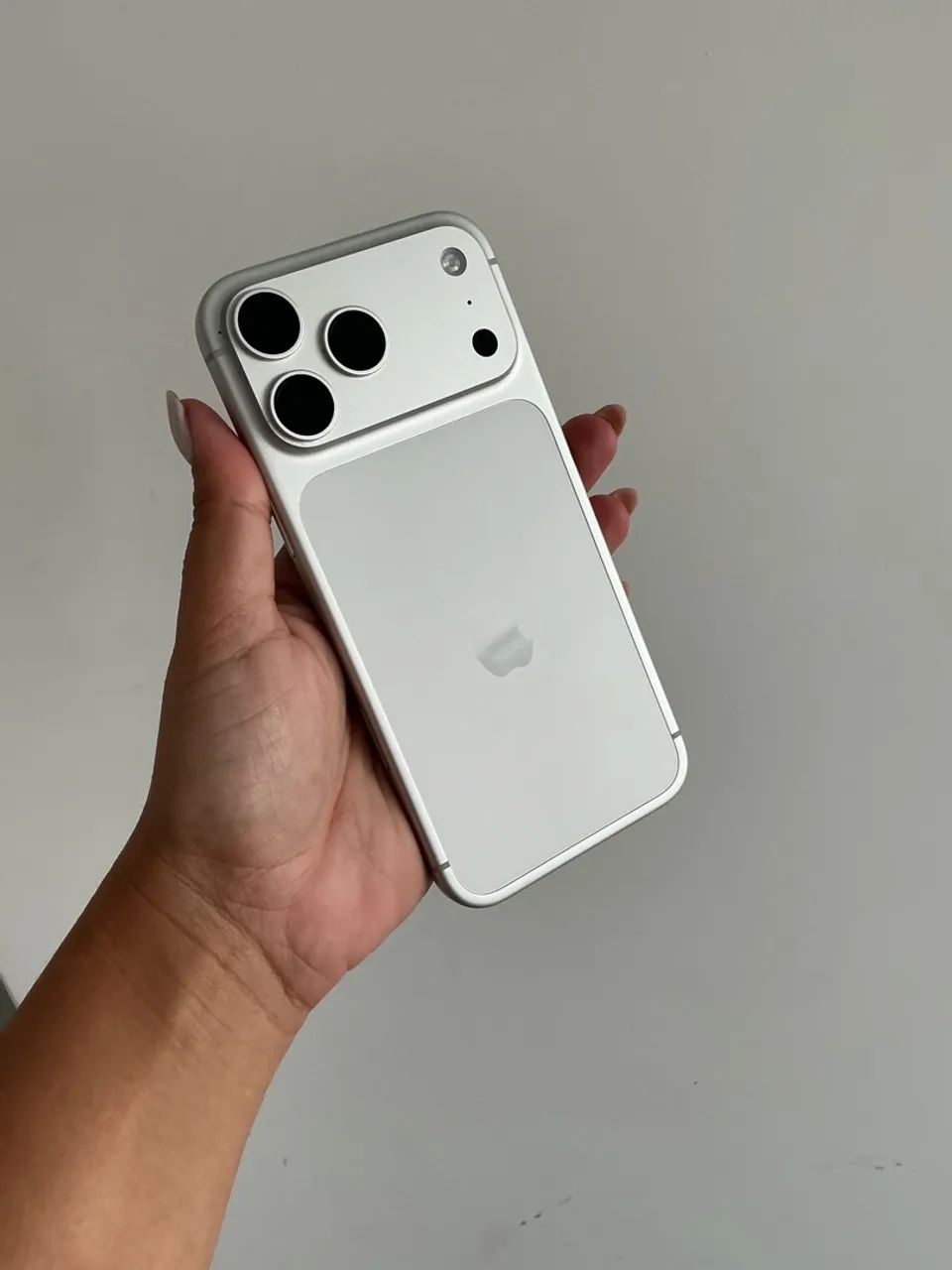 iPhone 17 pro max silver- 3 meses de uso 