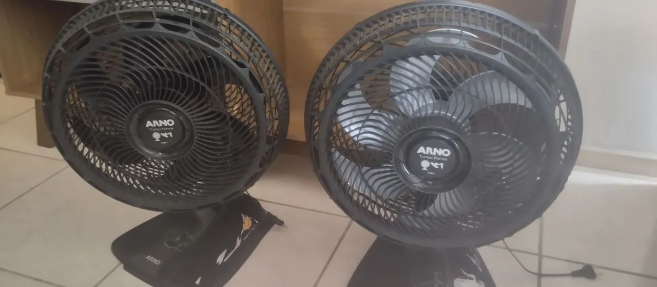 Vendo dois ventiladores 