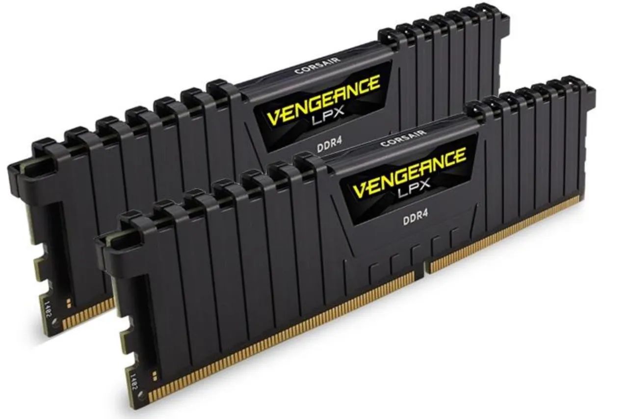 Memória RAM Corsair 2x8Gb DDR4