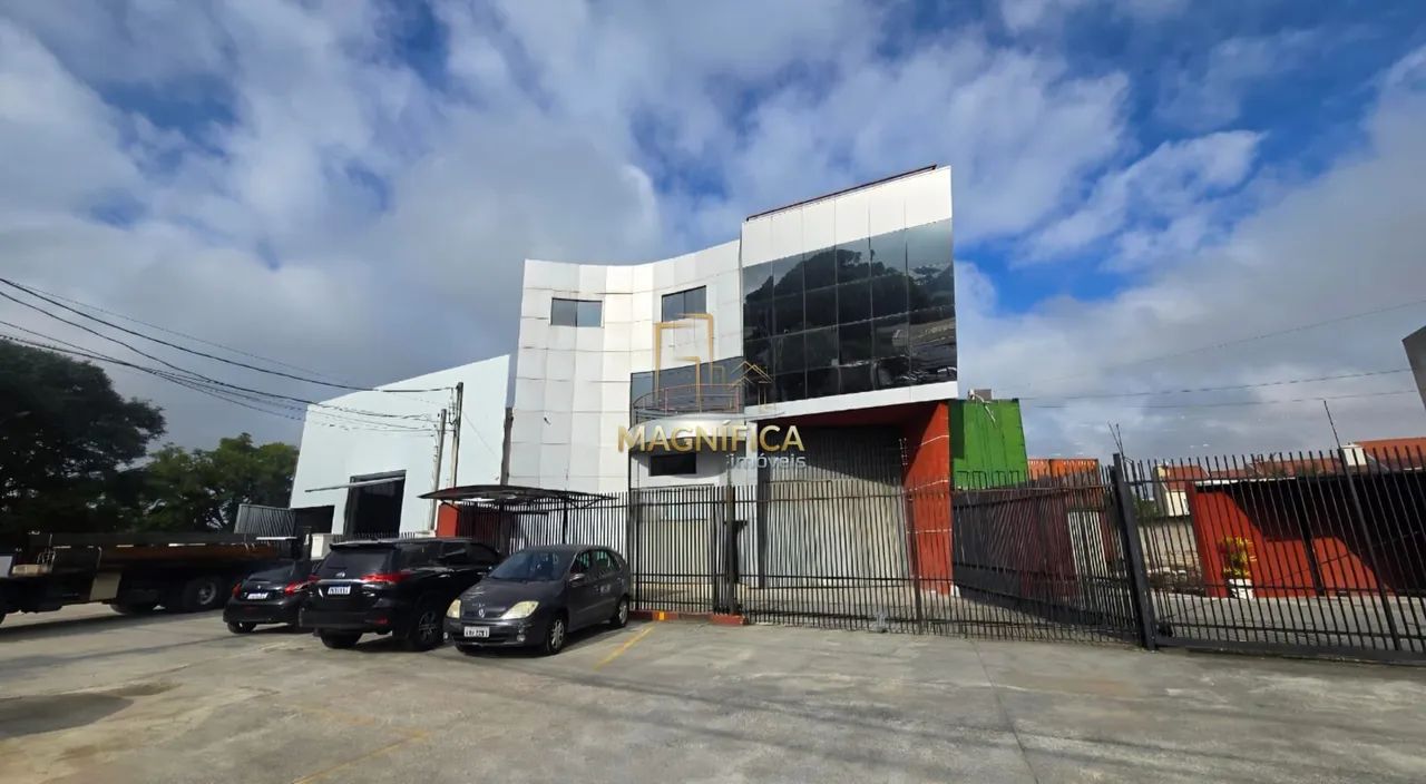 Galpão 2300m² com Doca e Escritórios  Uberaba