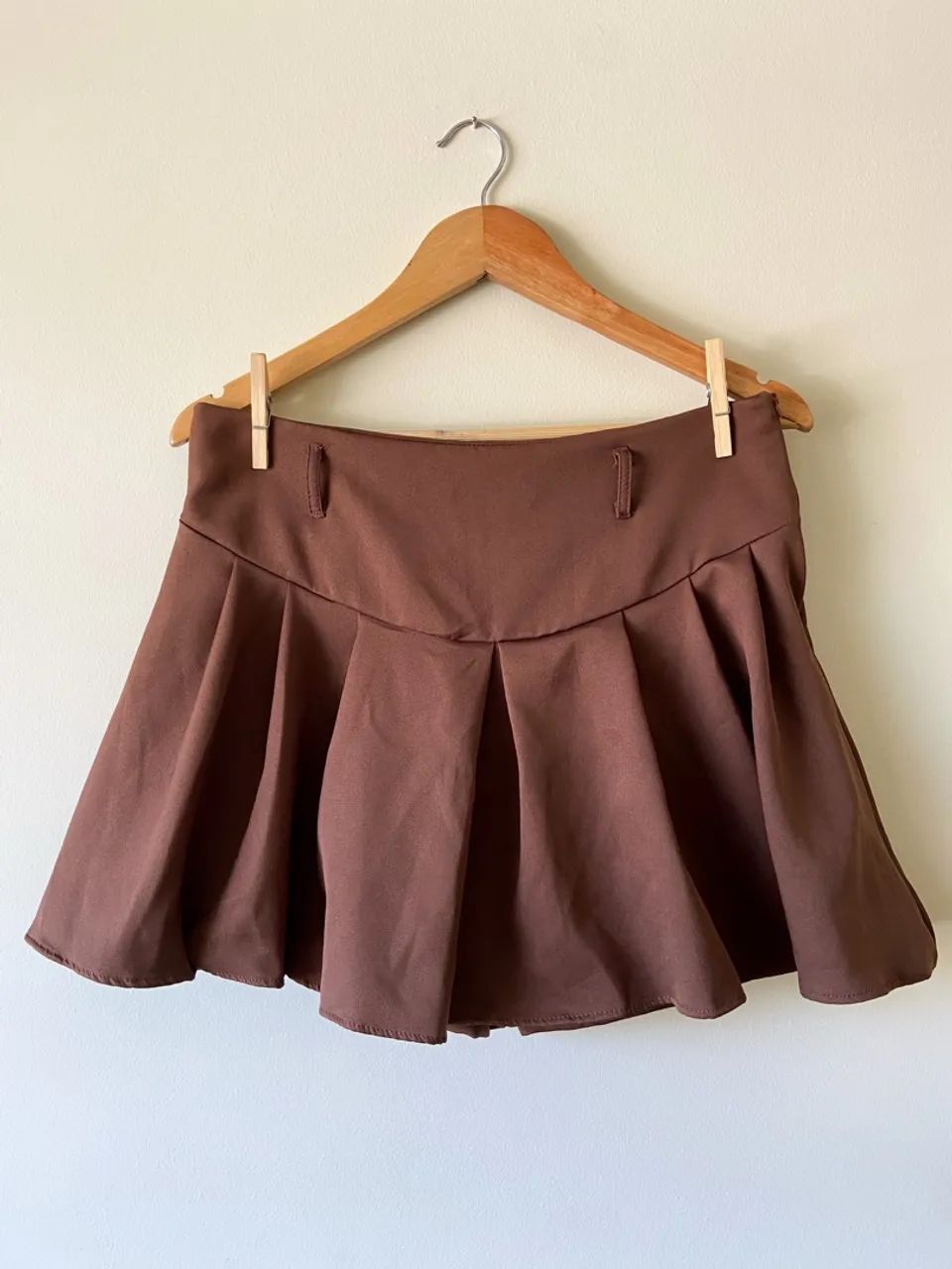 Short saia de alfaiataria marrom