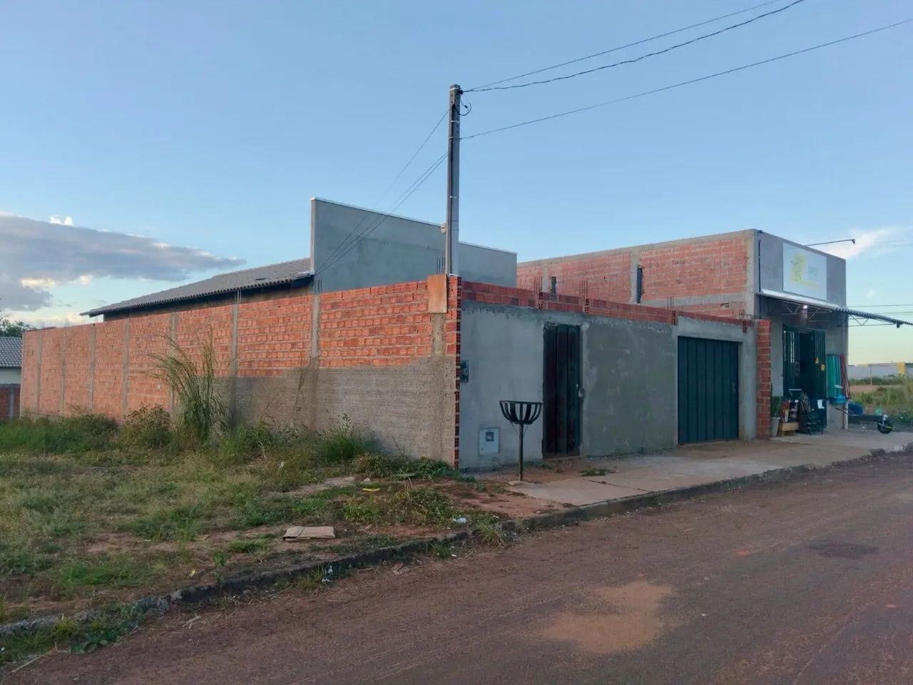 Vendo ponto comercial e uma casa - Foto 2