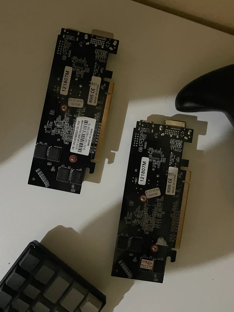 placas de video duas gt 210 e  uma amd r5 340x - Foto 3