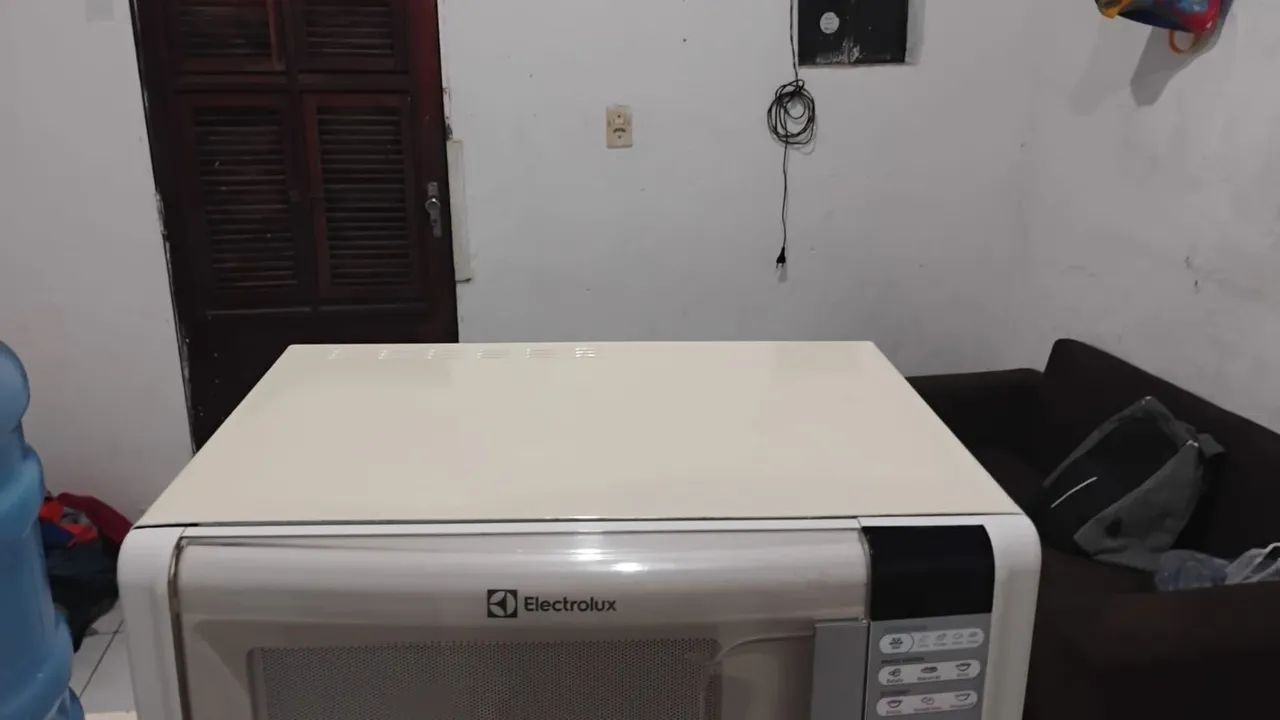 Micro-ondas semi novo  - Foto 2